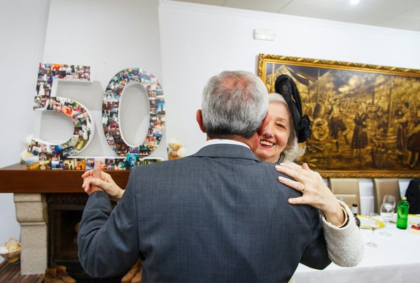 Retrouver son premier amour après 50 ans : y pensez-vous toujours ?